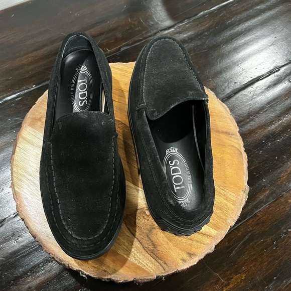Tod’s Black Suede Loafers 37.5 7.5 - Picture 2 of 7